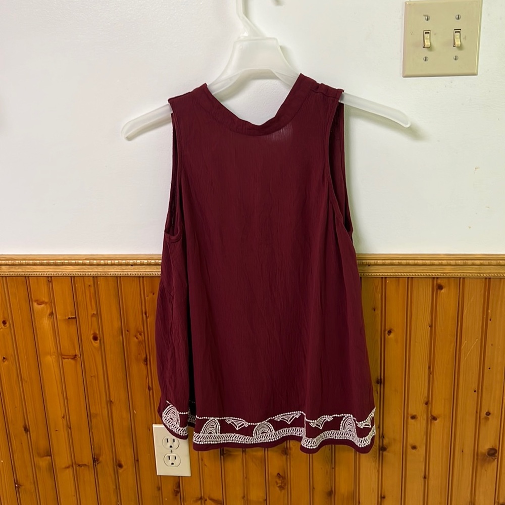 Women’s blouse … sleeveless size large